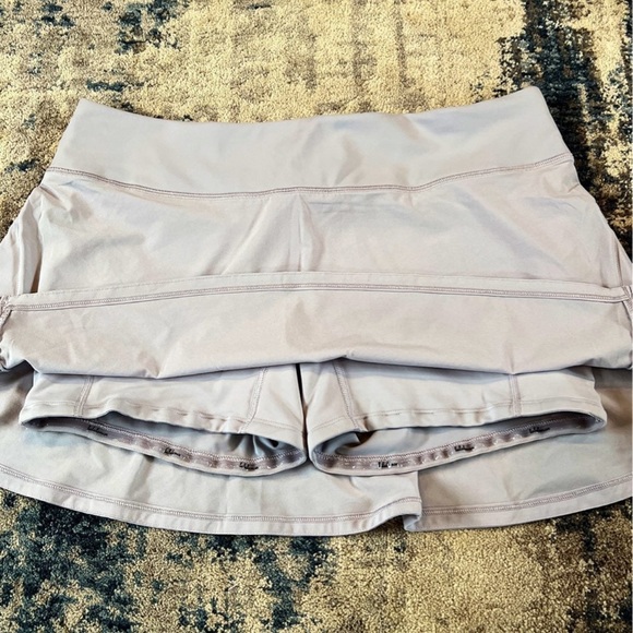 Lululemon Play Off The Pleats Skirt 13” Size 10 In Silver Lilac - Picture 3 of 7